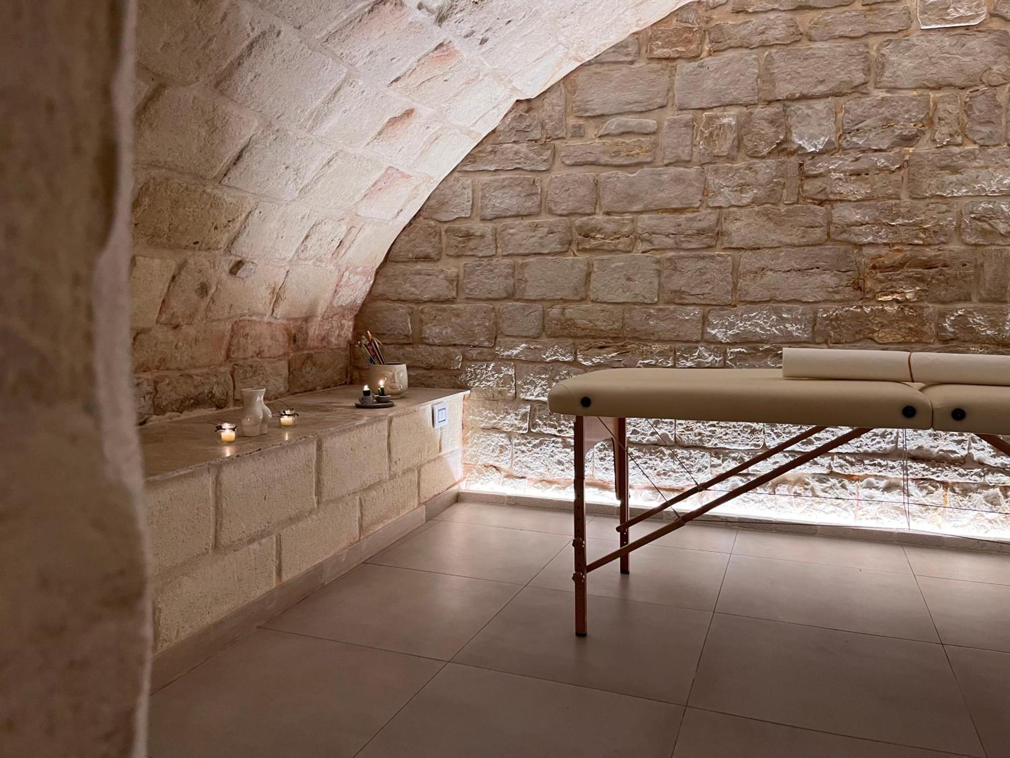Epoca Suite House Trani Exterior photo